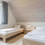 Rechte Haushaelfte Id 905 * Böhl