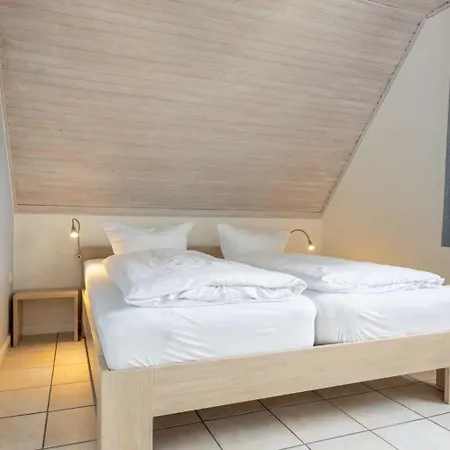 Rechte Haushaelfte Id 905 Holiday home